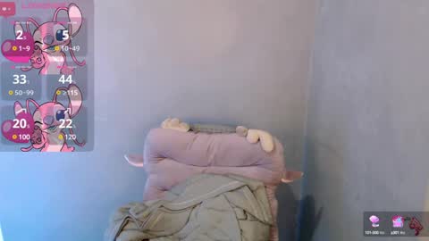 Snapshot of sweet_sirenxx chatting on 12-14-24, 09:18 Leah online show from 12-14-24, 09:18