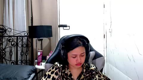 Snapshot of sweet_sirenxx chatting on 01-06-26, 05:49 Leah online show from 01-06-26, 05:49