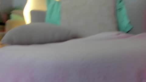 Snapshot of sweet_skiinny chatting on 10-15-25, 01:22 Adeline online show from 10-15-25, 01:22