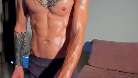 sweet_smith8 online show from 02-04-25, 03:57