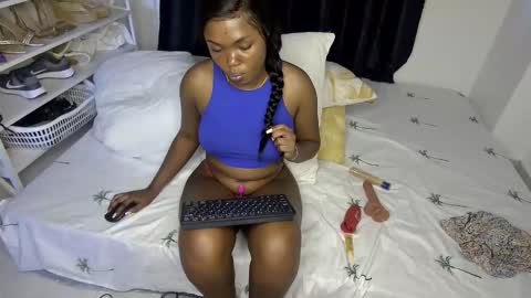 Nina online show from 11-21-25, 11:31