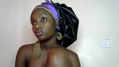 Snapshot of sweet_strawberina chatting on 05-19-26, 06:20 sweet_strawberina online show from 05-19-26, 06:20