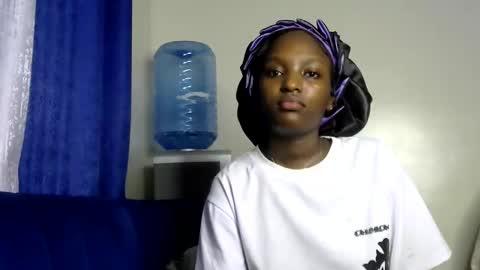 Snapshot of sweet_strawberina chatting on 05-22-26, 06:20 sweet_strawberina online show from 05-22-26, 06:20