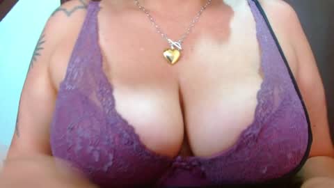 Snapshot of sweet_tammyy chatting on 05-26-26, 02:24 tammy IG stammy 36 online show from 05-26-26, 02:24