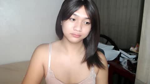 Snapshot of sweet_tenshi chatting on 12-21-25, 02:30 tenshi online show from 12-21-25, 02:30