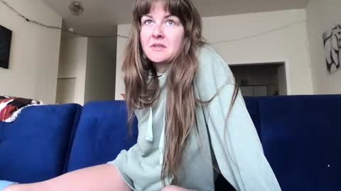 Snapshot of sweet_truffle chatting on 07-03-26, 12:11 Heidi Brenner - Please check bio for schedule FAQ online show from 07-03-26, 12:11