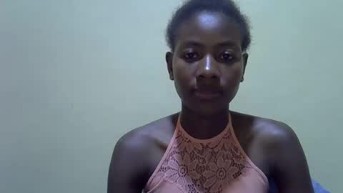 Snapshot of sweet_vee1 chatting on 12-13-25, 07:53 Princess vee online show from 12-13-25, 07:53