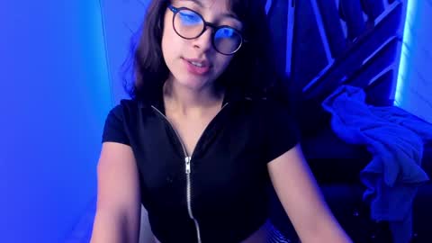 sweet_venus4 online show from 01-05-25, 12:42