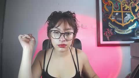 sweet_venus4 online show from 10-22-25, 03:45