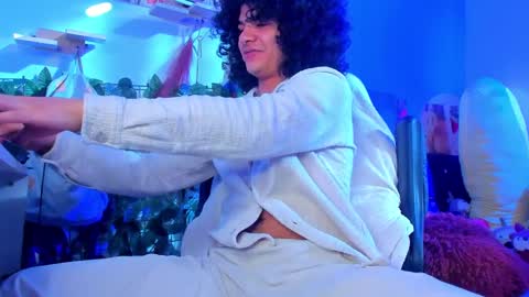 Steven independent model online show from 01-17-25, 09:17