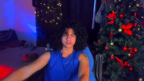 Steven independent model online show from 12-21-25, 12:23