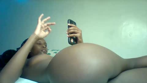 Snapshot of sweet_xtin12 chatting on 09-27-25, 07:19 Sexy petite online show from 09-27-25, 07:19