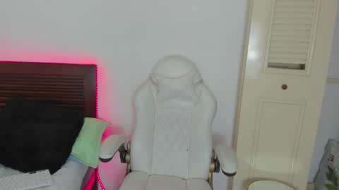 Snapshot of sweetafrican_squirt chatting on 05-11-26, 03:23 sweetafrican_squirt online show from 05-11-26, 03:23