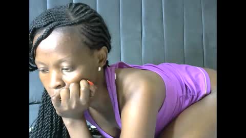 Snapshot of sweetalianah chatting on 12-15-25, 06:12 LIANAH online show from 12-15-25, 06:12