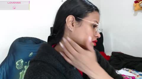 Snapshot of sweetalmaa chatting on 11-10-25, 10:36 Alma online show from 11-10-25, 10:36