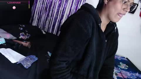 Snapshot of sweetalmaa chatting on 12-01-25, 10:20 Alma online show from 12-01-25, 10:20