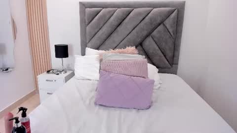 Snapshot of sweetandyy_ chatting on 06-13-26, 02:04 ANDY online show from 06-13-26, 02:04