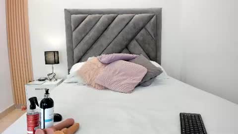 Snapshot of sweetandyy_ chatting on 06-16-26, 01:58 ANDY online show from 06-16-26, 01:58