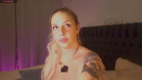 Snapshot of sweetbella95__ chatting on 06-22-26, 03:25 Bella online show from 06-22-26, 03:25