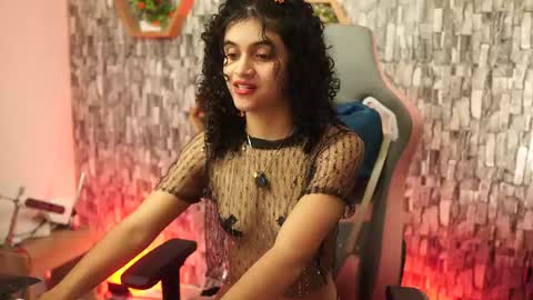 Salom independent model online show from 04-17-26, 07:50