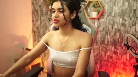 Salom independent model online show from 07-19-26, 11:30