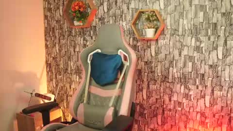 Salom independent model online show from 07-20-26, 06:43