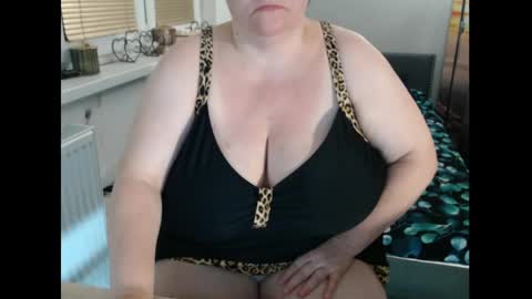 Sweetboobs85h online show from 06-05-26, 08:25