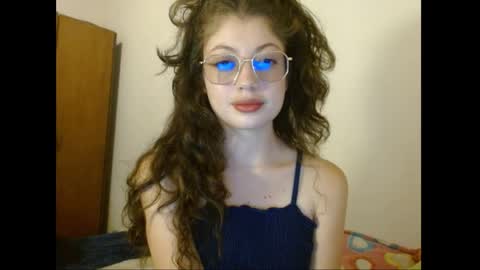 Snapshot of sweetcalm_ chatting on 05-17-26, 04:21 sweetcalm_ online show from 05-17-26, 04:21