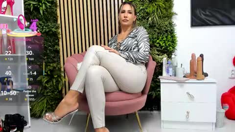 Cherry online show from 10-12-25, 06:01