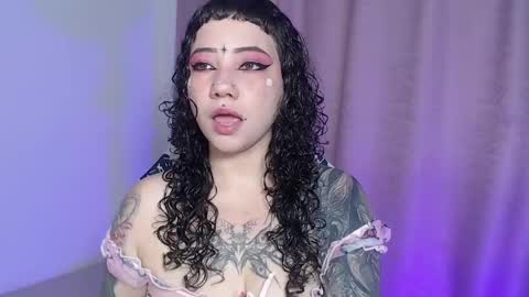       Independent model online show from 05-24-26, 08:36