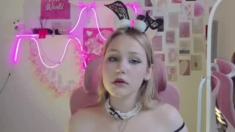 Snapshot of sweetcutie19 chatting on 11-06-25, 09:37 Lane online show from 11-06-25, 09:37