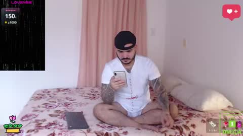 Snapshot of sweetdesires_ chatting on 07-07-26, 02:32 online show from 07-07-26, 02:32