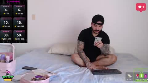 Snapshot of sweetdesires_ chatting on 07-28-26, 03:21 online show from 07-28-26, 03:21