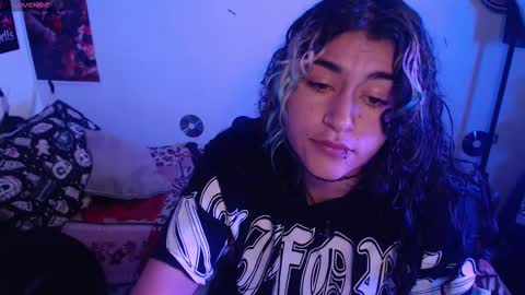 Abril online show from 10-17-25, 06:54