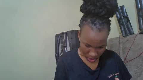 sweetdiva2012 online show from 10-24-25, 08:11