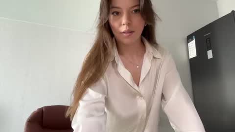 Snapshot of sweetdreamvic chatting on 06-21-26, 12:30 Vicktorious online show from 06-21-26, 12:30