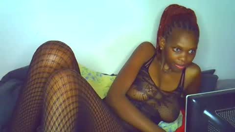sweetebony123 online show from 10-13-25, 10:43