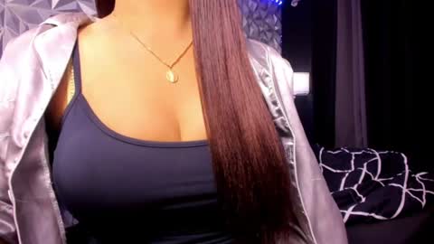 Snapshot of sweetest_one4 chatting on 06-10-26, 03:29 sweetest_one4 online show from 06-10-26, 03:29
