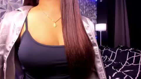 Snapshot of sweetest_one4 chatting on 06-12-26, 02:54 sweetest_one4 online show from 06-12-26, 02:54