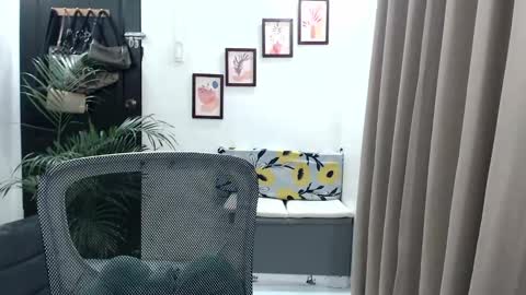 Snapshot of sweetestsmile_ chatting on 01-21-25, 02:22 Khaye online show from 01-21-25, 02:22