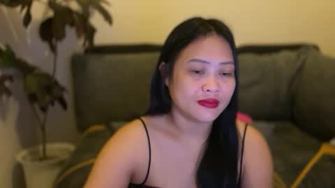 Snapshot of sweetestsmile_ chatting on 12-23-25, 01:25 Khaye online show from 12-23-25, 01:25