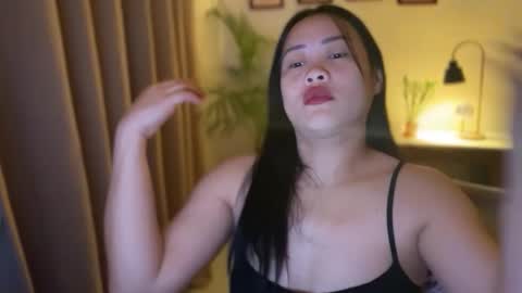 Snapshot of sweetestsmile_ chatting on 03-15-26, 12:27 Khaye online show from 03-15-26, 12:27