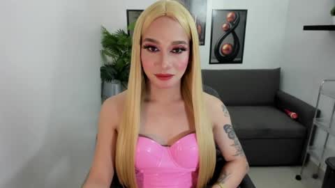 Snapshot of sweeteverdeen chatting on 06-25-26, 06:12 sweetkatniss online show from 06-25-26, 06:12