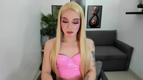 Snapshot of sweeteverdeen chatting on 06-27-26, 02:55 sweetkatniss online show from 06-27-26, 02:55