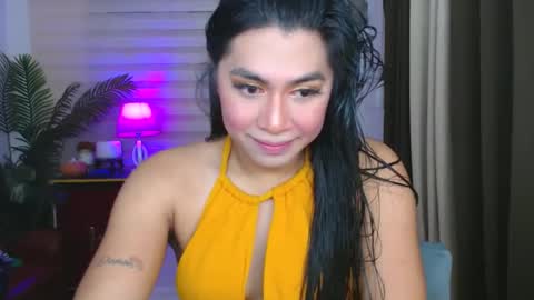 Snapshot of sweetfantasyxx chatting on 10-27-25, 05:22 Aki online show from 10-27-25, 05:22