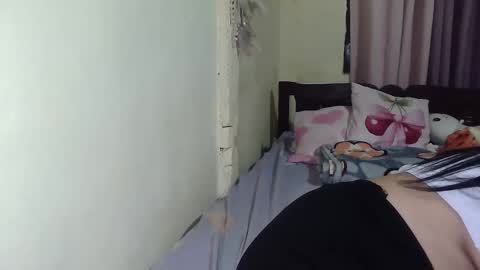 Snapshot of sweetgal_mica chatting on 05-22-26, 01:06 sweetgal_mica online show from 05-22-26, 01:06