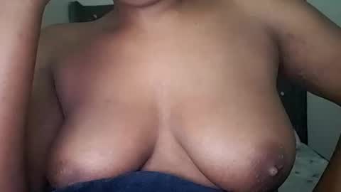 Snapshot of sweetgirl23232 chatting on 02-25-25, 06:42 Sandy online show from 02-25-25, 06:42