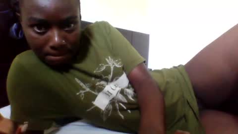 sweetgurl05 online show from 06-19-26, 07:01