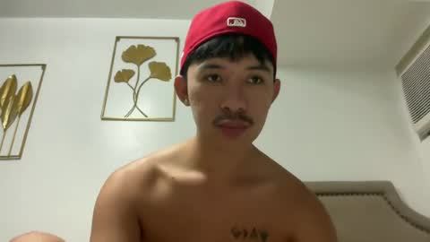 Snapshot of sweetguy102103 chatting on 07-23-26, 03:32 khrayan online show from 07-23-26, 03:32