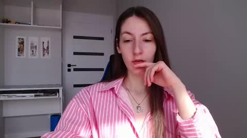 Emma  online show from 05-06-26, 07:24